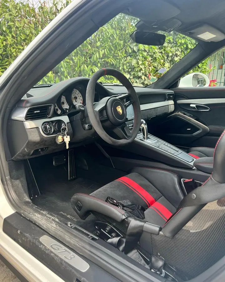 Porsche 911 GT3 avant nettoyage